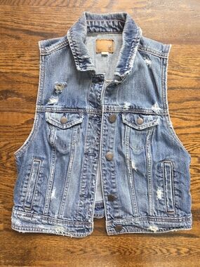 American Eagle Outfitters Distressed Blue Denim Vest
